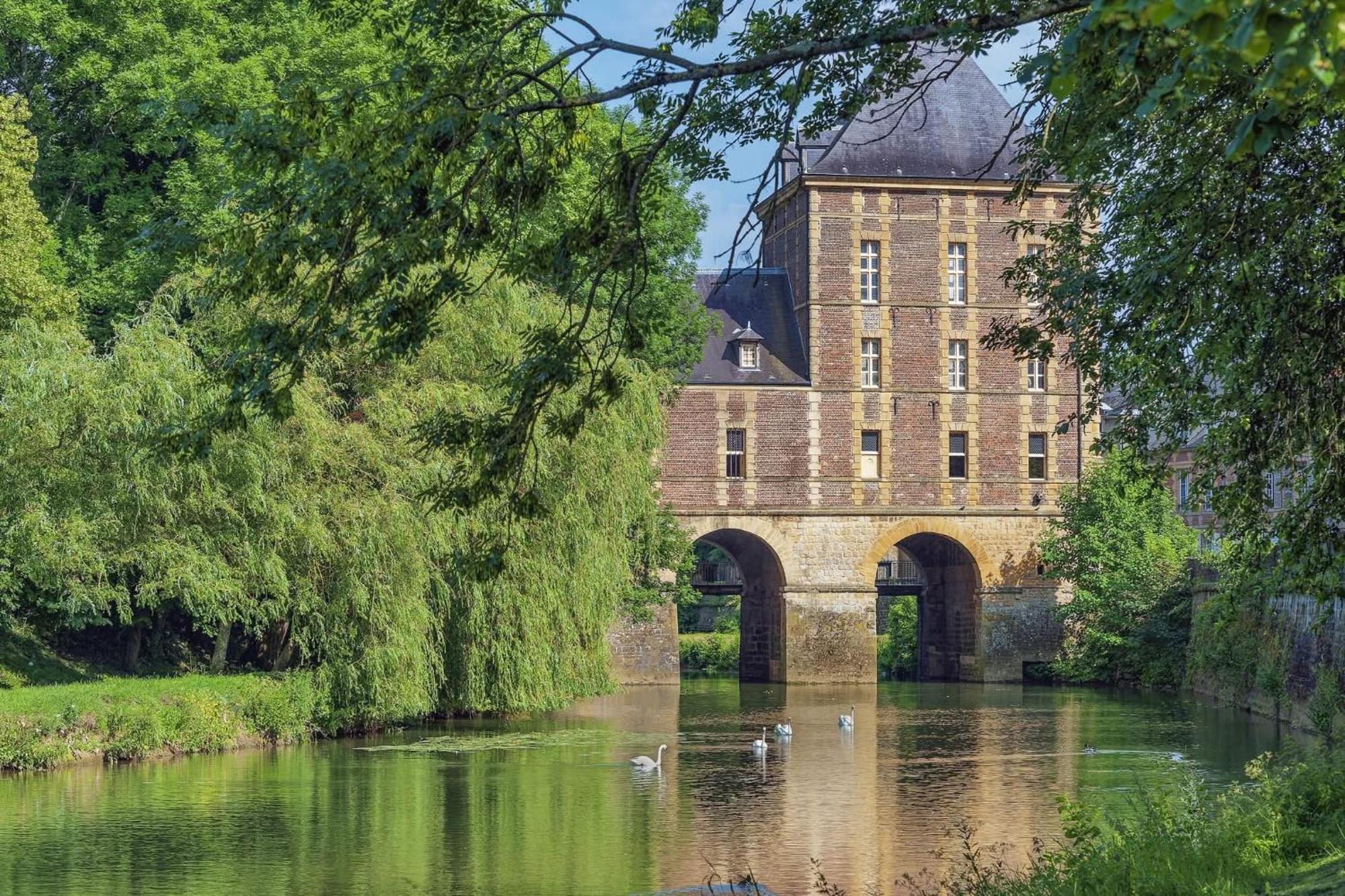 Le Petit Ardennais Charleville-Mézières Екстериор снимка